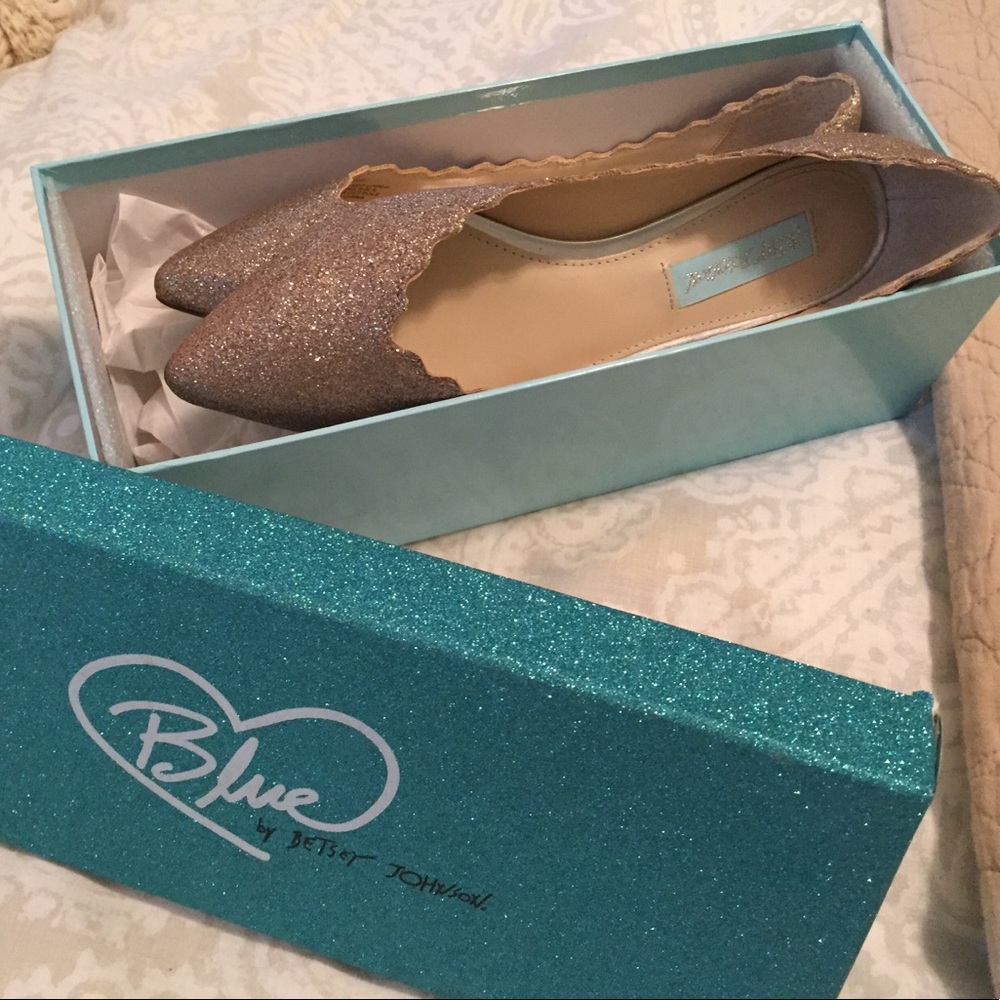 Betsy Johnson glitter pointy-toe flats NWB